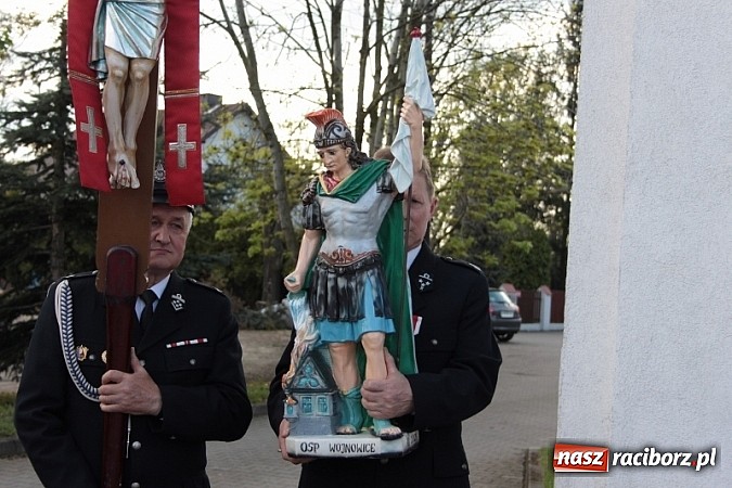 Zdjęcie w galerii na portalu naszraciborz.pl: Wojnowiczanie poszli w procesji do św. Floriana wiadomości z regionu