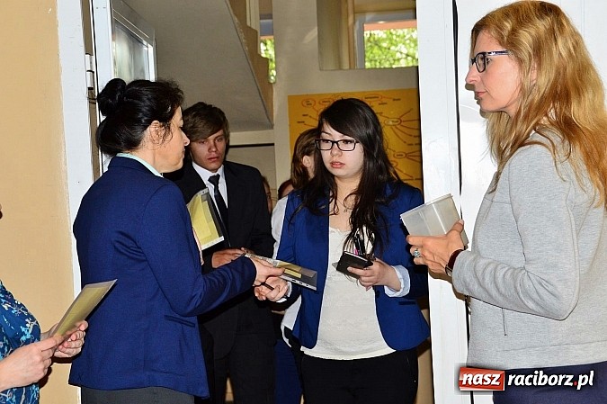 Zdjęcie w galerii na portalu naszraciborz.pl: Drugi dzień matur w raciborskim ZSOMS wiadomości z regionu