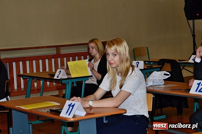 Zdjęcie w galerii na portalu naszraciborz.pl: Drugi dzień matur w raciborskim ZSOMS wiadomości z regionu