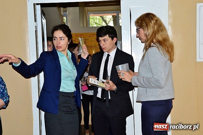 Zdjęcie w galerii na portalu naszraciborz.pl: Drugi dzień matur w raciborskim ZSOMS wiadomości z regionu