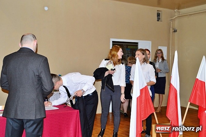 Zdjęcie w galerii na portalu naszraciborz.pl: Drugi dzień matur w raciborskim ZSOMS wiadomości z regionu