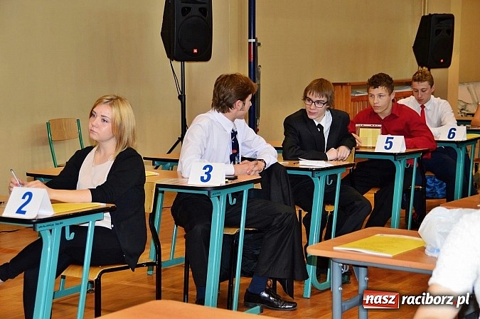 Zdjęcie w galerii na portalu naszraciborz.pl: Drugi dzień matur w raciborskim ZSOMS wiadomości z regionu