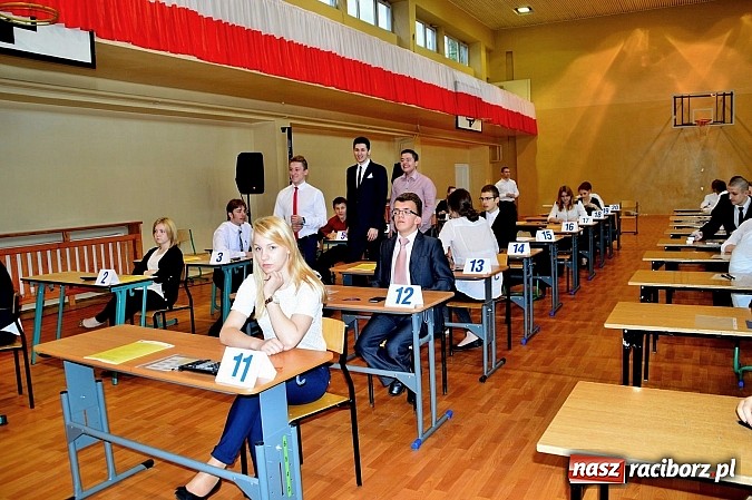 Zdjęcie w galerii na portalu naszraciborz.pl: Drugi dzień matur w raciborskim ZSOMS wiadomości z regionu