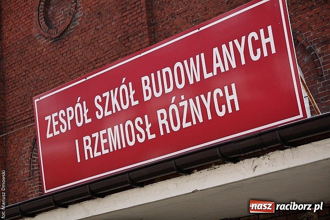Zdjęcie w galerii na portalu naszraciborz.pl: ZSZ i ZSBiRR – odwiedziliśmy uczniów po maturze z matematyki  wiadomości z regionu