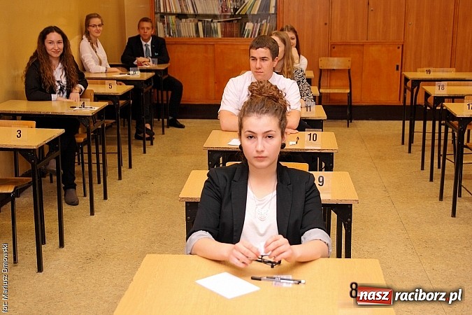 Zdjęcie w galerii na portalu naszraciborz.pl: I LO. Trzeci dzień matur - dziś angielski  wiadomości z regionu