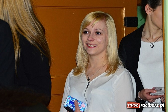 Zdjęcie w galerii na portalu naszraciborz.pl: Ekonomik: maturzyści zmagają się z językiem angielskim wiadomości z regionu