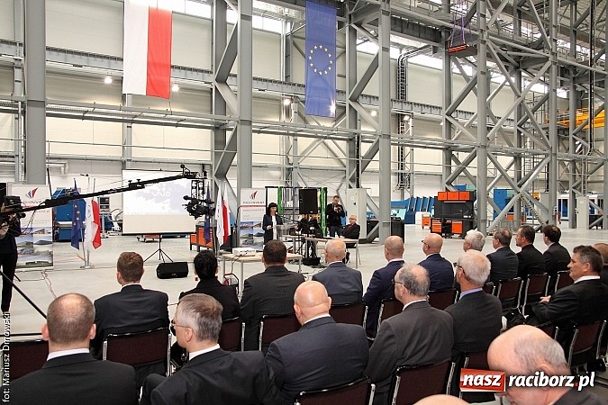 Zdjęcie w galerii na portalu naszraciborz.pl: Rafamet otworzył dziś uroczyście nową halę montażu II! wiadomości z regionu