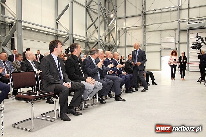Zdjęcie w galerii na portalu naszraciborz.pl: Rafamet otworzył dziś uroczyście nową halę montażu II! wiadomości z regionu