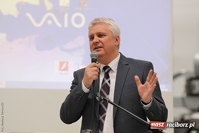 Zdjęcie w galerii na portalu naszraciborz.pl: Rafamet otworzył dziś uroczyście nową halę montażu II! wiadomości z regionu