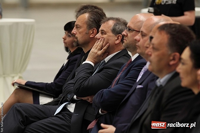 Zdjęcie w galerii na portalu naszraciborz.pl: Rafamet otworzył dziś uroczyście nową halę montażu II! wiadomości z regionu