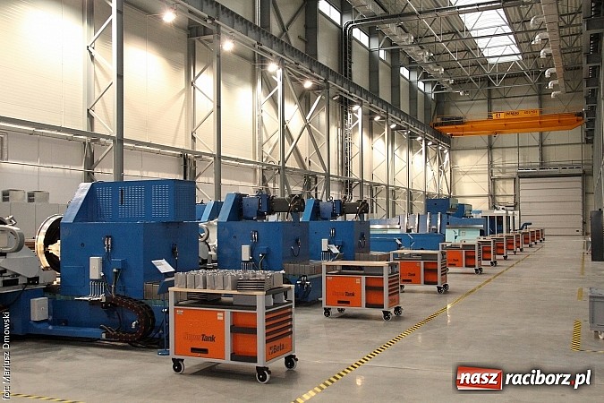 Zdjęcie w galerii na portalu naszraciborz.pl: Rafamet otworzył dziś uroczyście nową halę montażu II! wiadomości z regionu