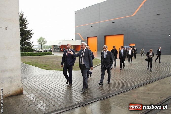 Zdjęcie w galerii na portalu naszraciborz.pl: Rafamet otworzył dziś uroczyście nową halę montażu II! wiadomości z regionu