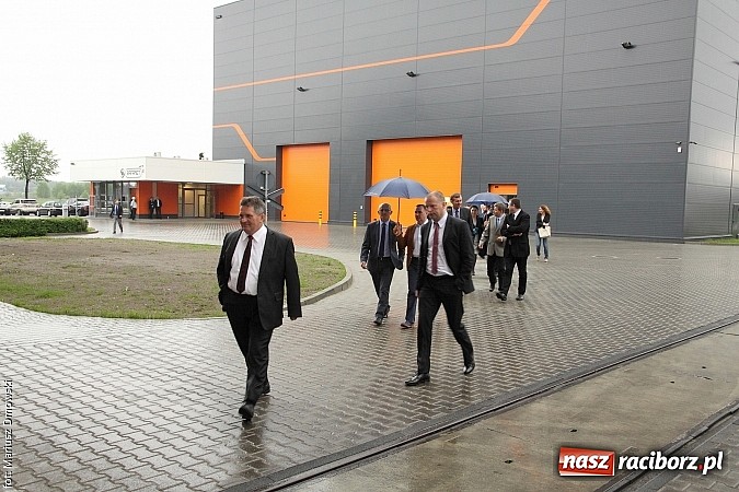 Zdjęcie w galerii na portalu naszraciborz.pl: Rafamet otworzył dziś uroczyście nową halę montażu II! wiadomości z regionu
