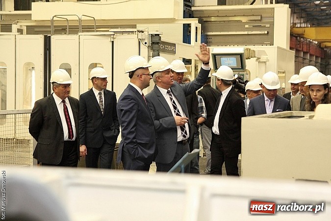 Zdjęcie w galerii na portalu naszraciborz.pl: Rafamet otworzył dziś uroczyście nową halę montażu II! wiadomości z regionu