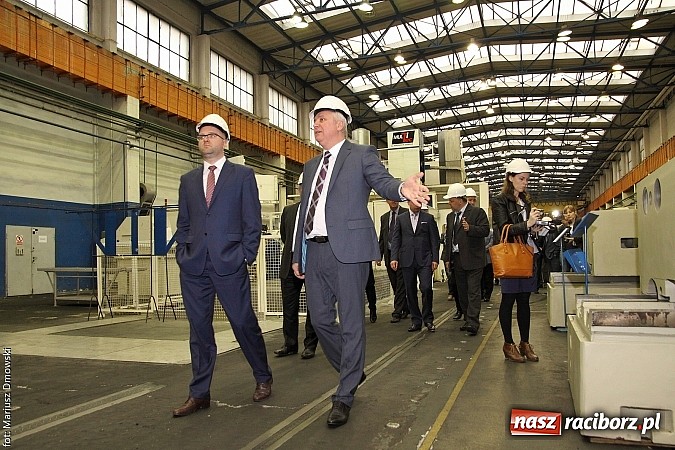 Zdjęcie w galerii na portalu naszraciborz.pl: Rafamet otworzył dziś uroczyście nową halę montażu II! wiadomości z regionu