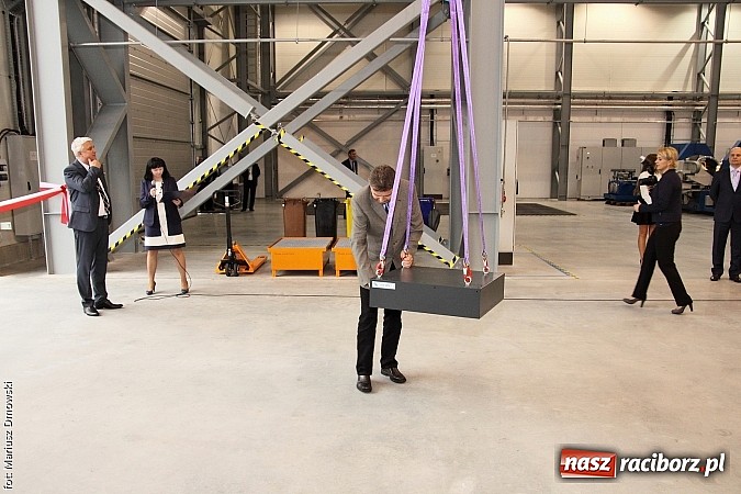Zdjęcie w galerii na portalu naszraciborz.pl: Rafamet otworzył dziś uroczyście nową halę montażu II! wiadomości z regionu