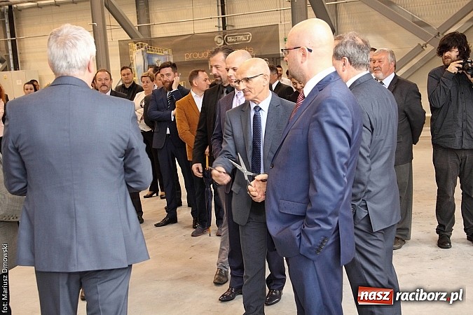 Zdjęcie w galerii na portalu naszraciborz.pl: Rafamet otworzył dziś uroczyście nową halę montażu II! wiadomości z regionu