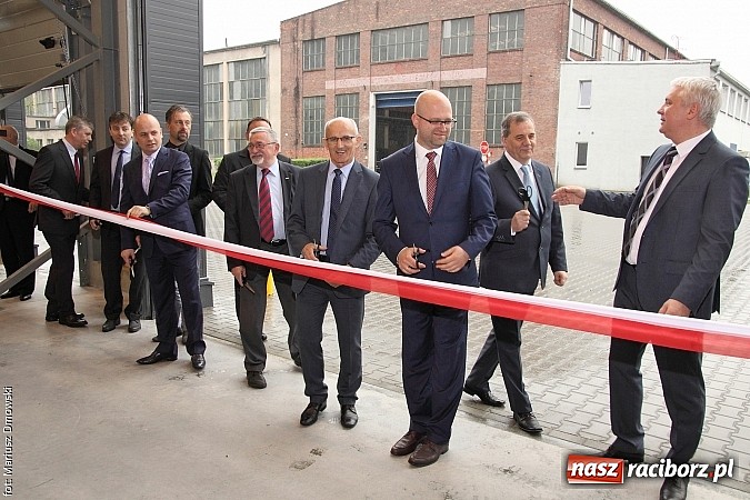 Zdjęcie w galerii na portalu naszraciborz.pl: Rafamet otworzył dziś uroczyście nową halę montażu II! wiadomości z regionu