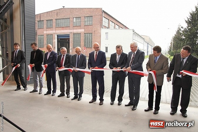 Zdjęcie w galerii na portalu naszraciborz.pl: Rafamet otworzył dziś uroczyście nową halę montażu II! wiadomości z regionu