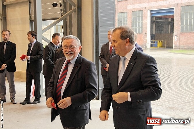 Zdjęcie w galerii na portalu naszraciborz.pl: Rafamet otworzył dziś uroczyście nową halę montażu II! wiadomości z regionu