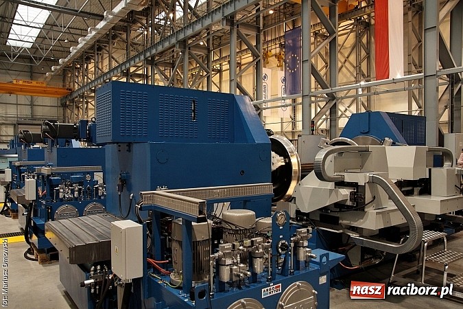 Zdjęcie w galerii na portalu naszraciborz.pl: Rafamet otworzył dziś uroczyście nową halę montażu II! wiadomości z regionu