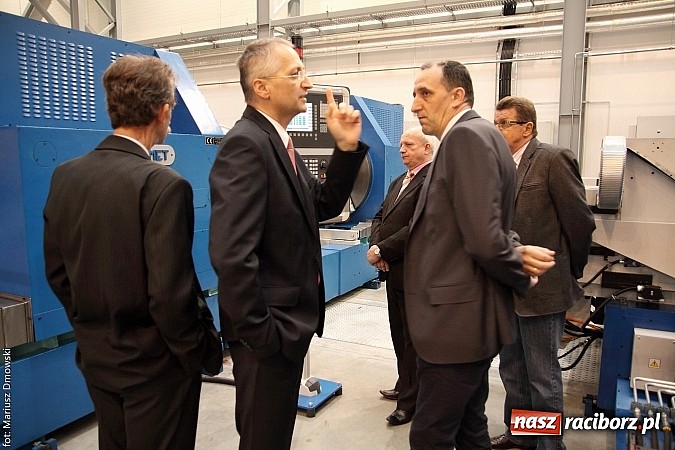 Zdjęcie w galerii na portalu naszraciborz.pl: Rafamet otworzył dziś uroczyście nową halę montażu II! wiadomości z regionu