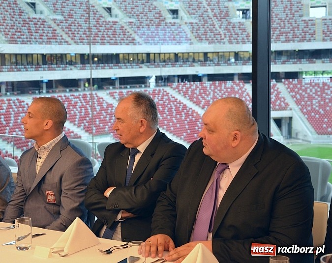Zdjęcie w galerii na portalu naszraciborz.pl: Minister Sportu spotkał się na Stadionie Narodowym z czołówką polskich zapaśników! wiadomości z regionu