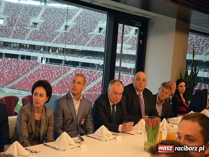Zdjęcie w galerii na portalu naszraciborz.pl: Minister Sportu spotkał się na Stadionie Narodowym z czołówką polskich zapaśników! wiadomości z regionu
