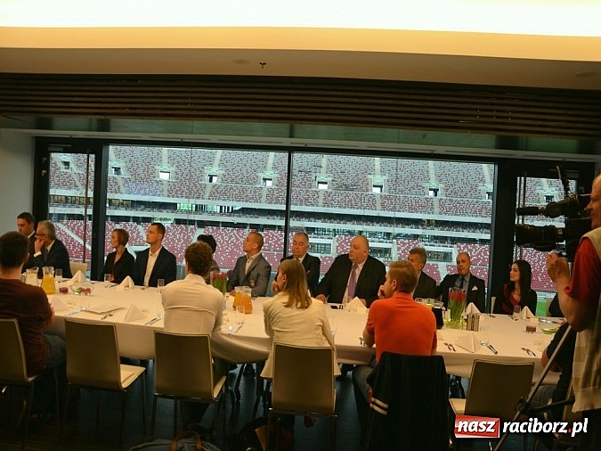 Zdjęcie w galerii na portalu naszraciborz.pl: Minister Sportu spotkał się na Stadionie Narodowym z czołówką polskich zapaśników! wiadomości z regionu