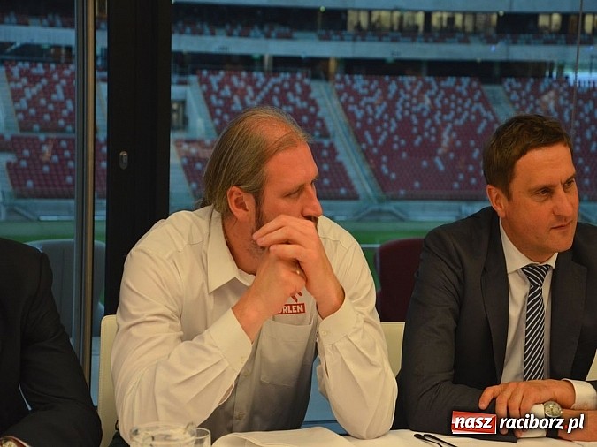 Zdjęcie w galerii na portalu naszraciborz.pl: Minister Sportu spotkał się na Stadionie Narodowym z czołówką polskich zapaśników! wiadomości z regionu