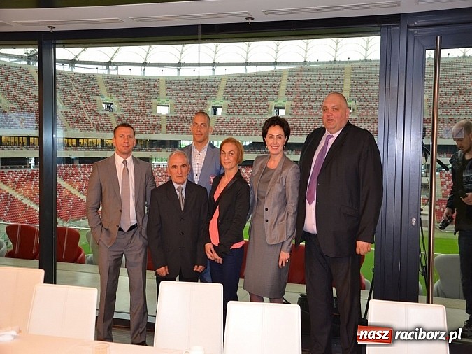 Zdjęcie w galerii na portalu naszraciborz.pl: Minister Sportu spotkał się na Stadionie Narodowym z czołówką polskich zapaśników! wiadomości z regionu