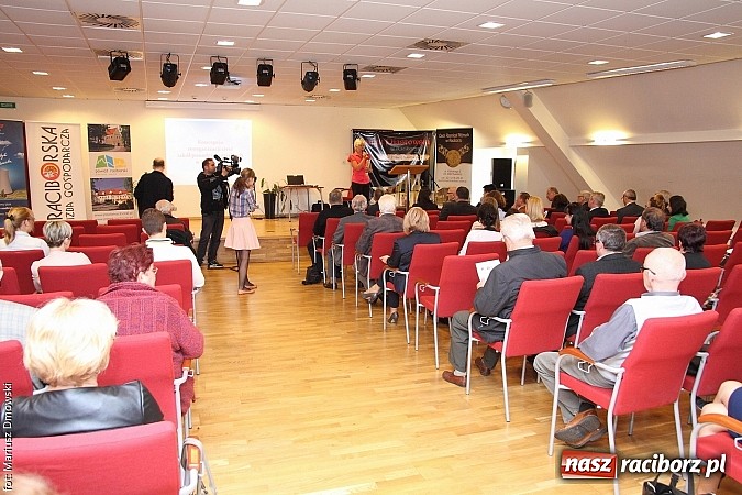 Zdjęcie w galerii na portalu naszraciborz.pl: Szkolnictwo zawodowe i techniczne w relacji z pracodawcą na Zamku Piastowskim wiadomości z regionu