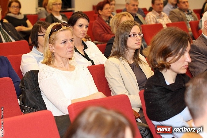 Zdjęcie w galerii na portalu naszraciborz.pl: Szkolnictwo zawodowe i techniczne w relacji z pracodawcą na Zamku Piastowskim wiadomości z regionu