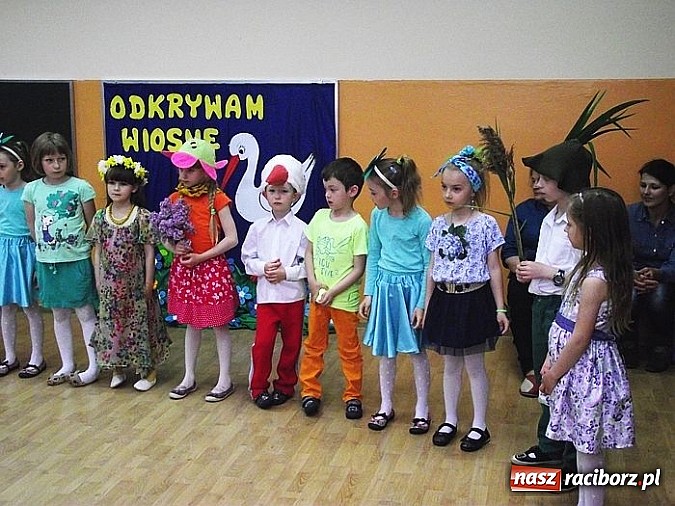 Zdjęcie w galerii na portalu naszraciborz.pl: Spotkanie integracyjne rodziców z dziećmi w przedszkolu w Brzeziu  wiadomości z regionu