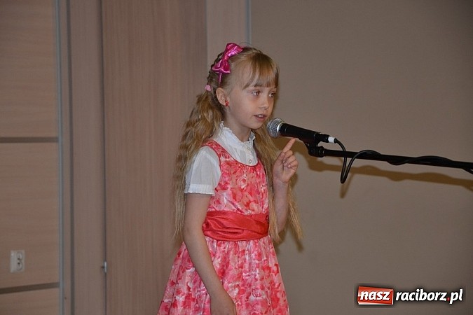 Zdjęcie w galerii na portalu naszraciborz.pl: XXI Gminny Przegląd Młodych Talentów w Tworkowie  wiadomości z regionu