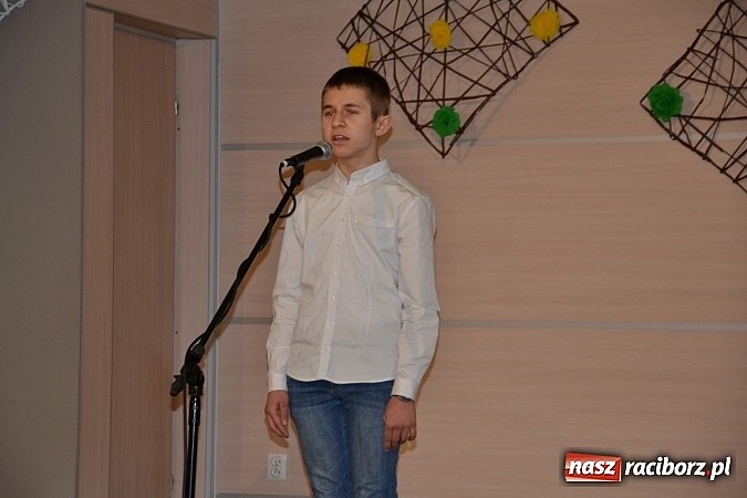 Zdjęcie w galerii na portalu naszraciborz.pl: XXI Gminny Przegląd Młodych Talentów w Tworkowie  wiadomości z regionu