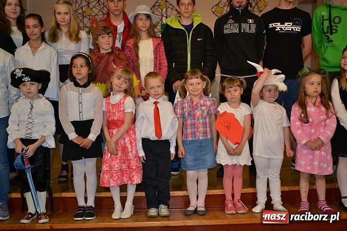 Zdjęcie w galerii na portalu naszraciborz.pl: XXI Gminny Przegląd Młodych Talentów w Tworkowie  wiadomości z regionu