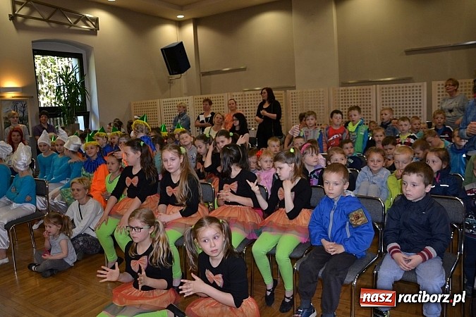 Zdjęcie w galerii na portalu naszraciborz.pl: XXI Gminny Przegląd Młodych Talentów w Tworkowie  wiadomości z regionu