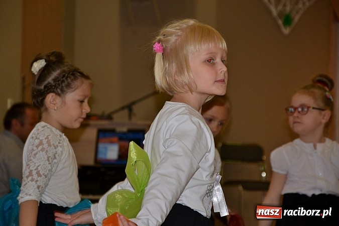 Zdjęcie w galerii na portalu naszraciborz.pl: XXI Gminny Przegląd Młodych Talentów w Tworkowie  wiadomości z regionu