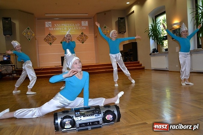 Zdjęcie w galerii na portalu naszraciborz.pl: XXI Gminny Przegląd Młodych Talentów w Tworkowie  wiadomości z regionu