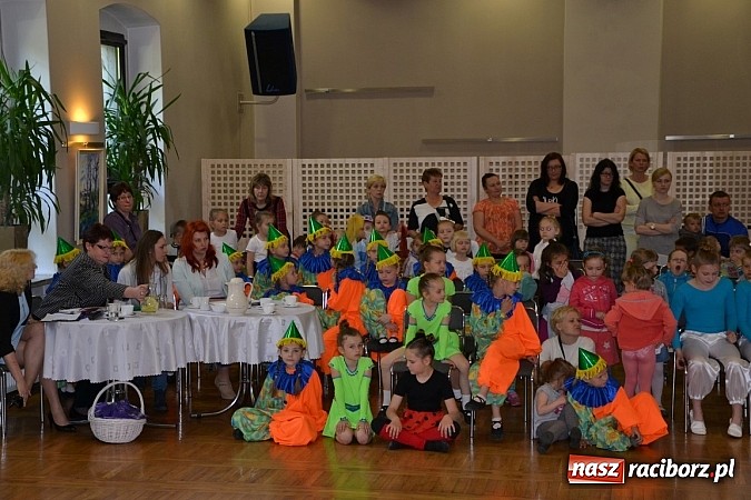 Zdjęcie w galerii na portalu naszraciborz.pl: XXI Gminny Przegląd Młodych Talentów w Tworkowie  wiadomości z regionu