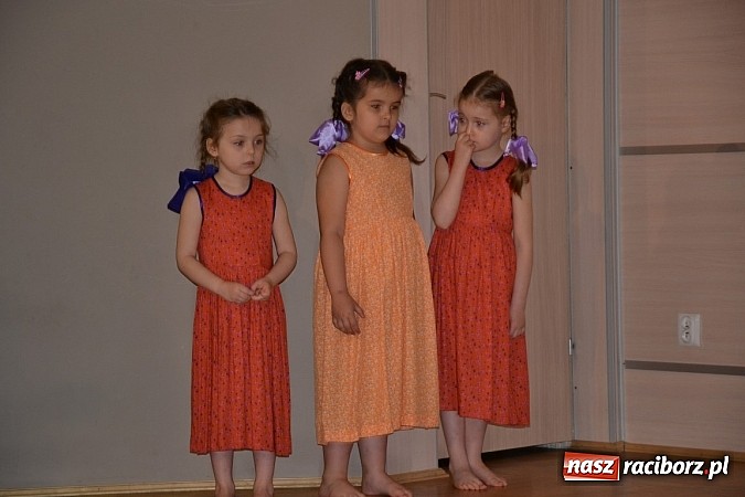 Zdjęcie w galerii na portalu naszraciborz.pl: XXI Gminny Przegląd Młodych Talentów w Tworkowie  wiadomości z regionu