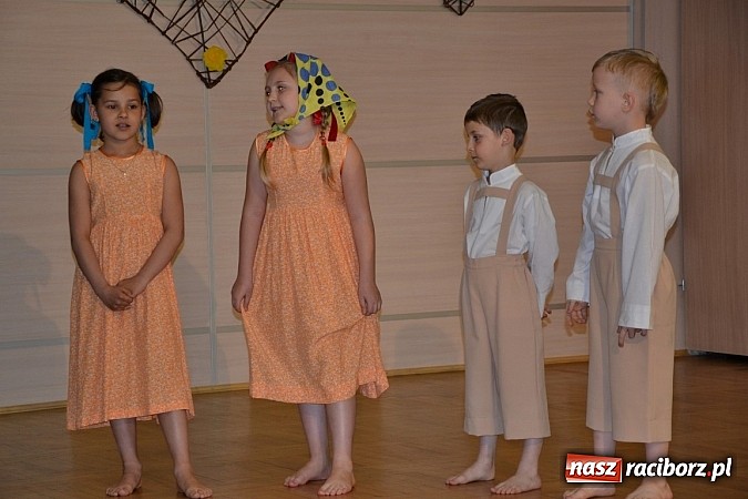 Zdjęcie w galerii na portalu naszraciborz.pl: XXI Gminny Przegląd Młodych Talentów w Tworkowie  wiadomości z regionu