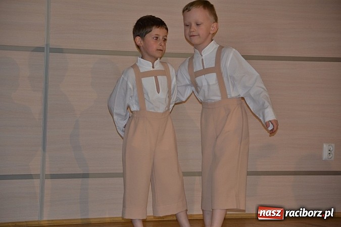 Zdjęcie w galerii na portalu naszraciborz.pl: XXI Gminny Przegląd Młodych Talentów w Tworkowie  wiadomości z regionu