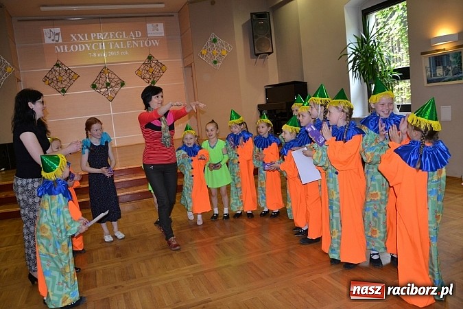 Zdjęcie w galerii na portalu naszraciborz.pl: XXI Gminny Przegląd Młodych Talentów w Tworkowie  wiadomości z regionu