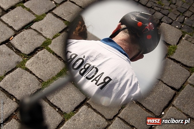 Zdjęcie w galerii na portalu naszraciborz.pl: Damian Mika wraz z ekipą wyruszył na dłuższą wycieczkę rowerową. Panowie mają do pokonania łącznie około 1300 kilometrów! wiadomości z regionu