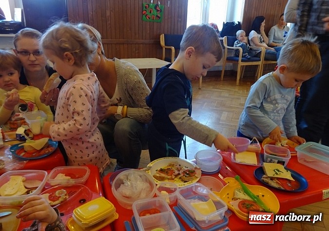 Zdjęcie w galerii na portalu naszraciborz.pl: Wycieczki Fikusiów z Raciborskiego Centrum Kultury wiadomości z regionu