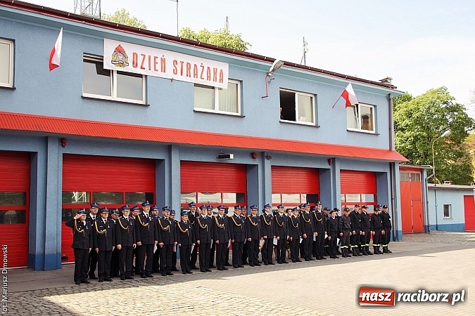 Zdjęcie w galerii na portalu naszraciborz.pl: Dzień Strażaka w Komendzie Państwowej Straży Pożarnej w Raciborzu! wiadomości z regionu
