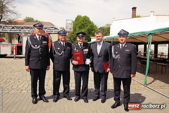 Zdjęcie w galerii na portalu naszraciborz.pl: Dzień Strażaka w Komendzie Państwowej Straży Pożarnej w Raciborzu! wiadomości z regionu