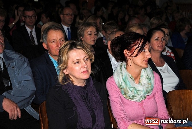 Zdjęcie w galerii na portalu naszraciborz.pl: Katy Carr podbiła serca publiczności w Kietrzu wiadomości z regionu